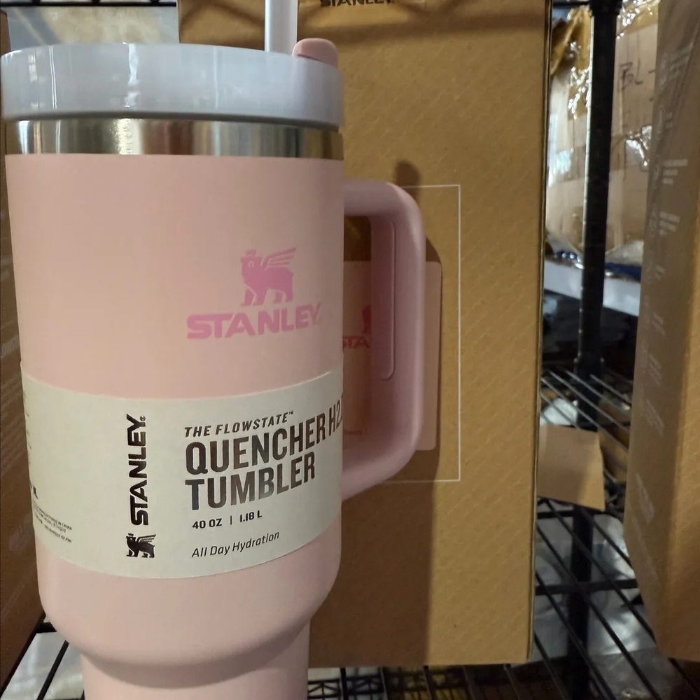 Stanley Pink FlowState Quencher Tumbler 40 oz